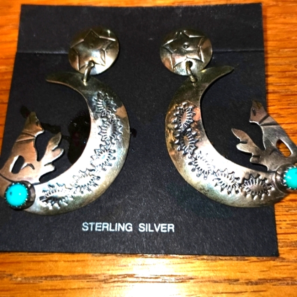 Vintage 80s STERLING SILVER WOLF EARRINGS! Last pair! - Picture 1 of 4